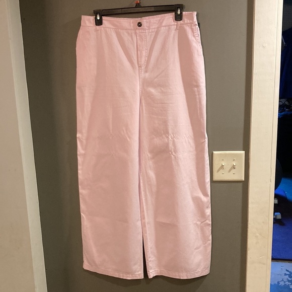 Pink Pants - Picture 2 of 7